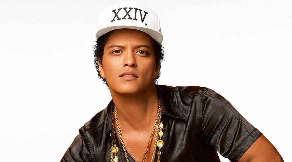 Bruno mars on sale pinky ring necklace