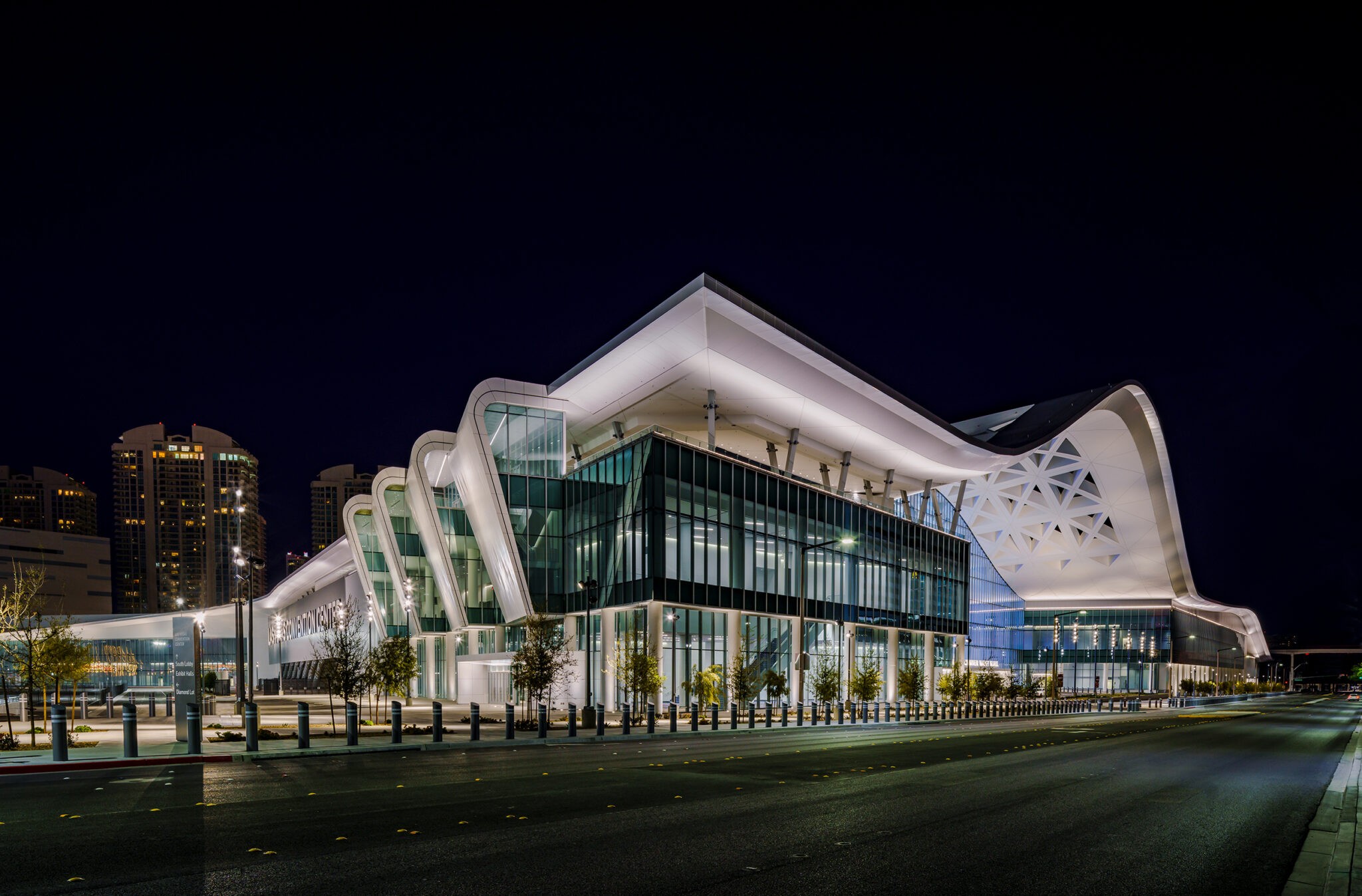1 Billion Las Vegas Convention Center Expansion Debuts Entertainment