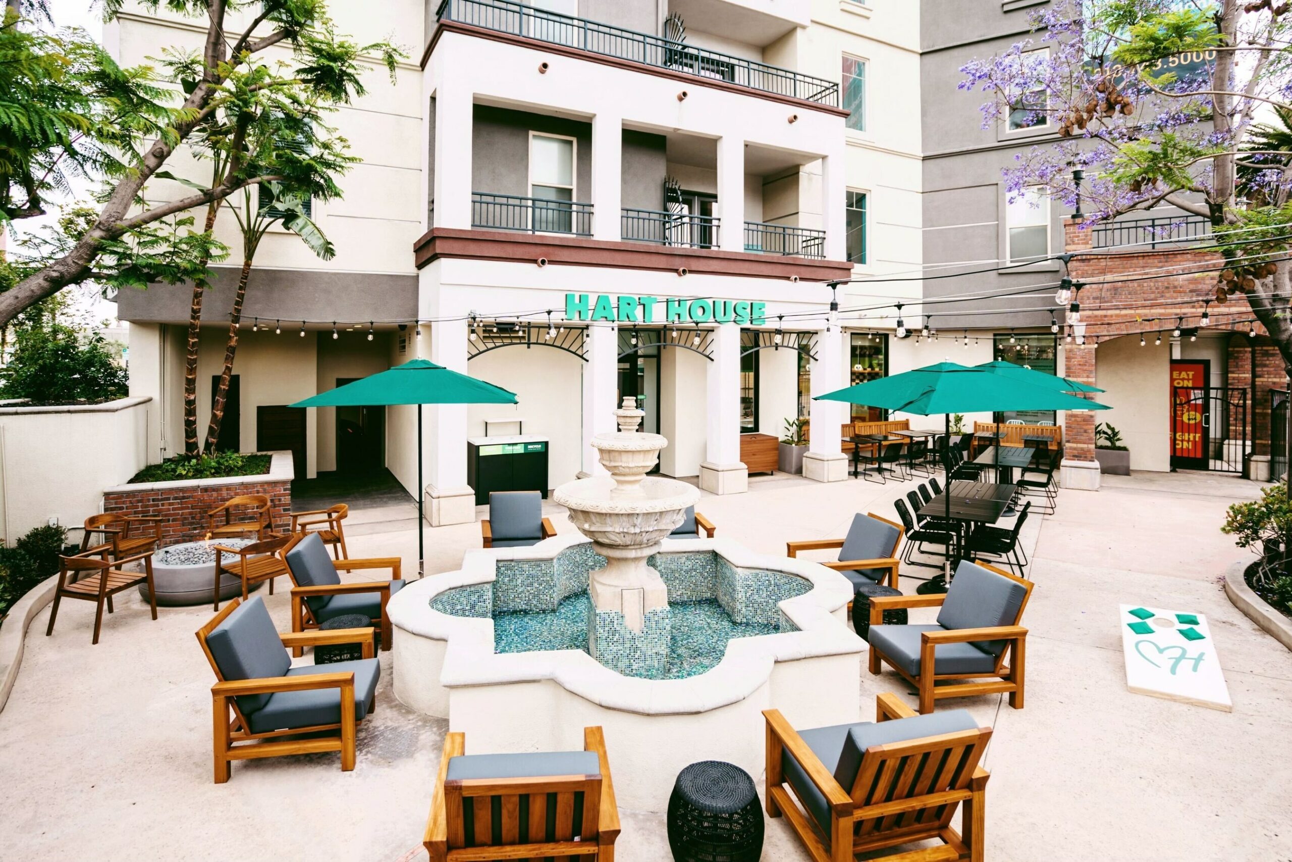 Kevin Hart's PlantBased Restaurant 'Hart House' Opens on USC Campus